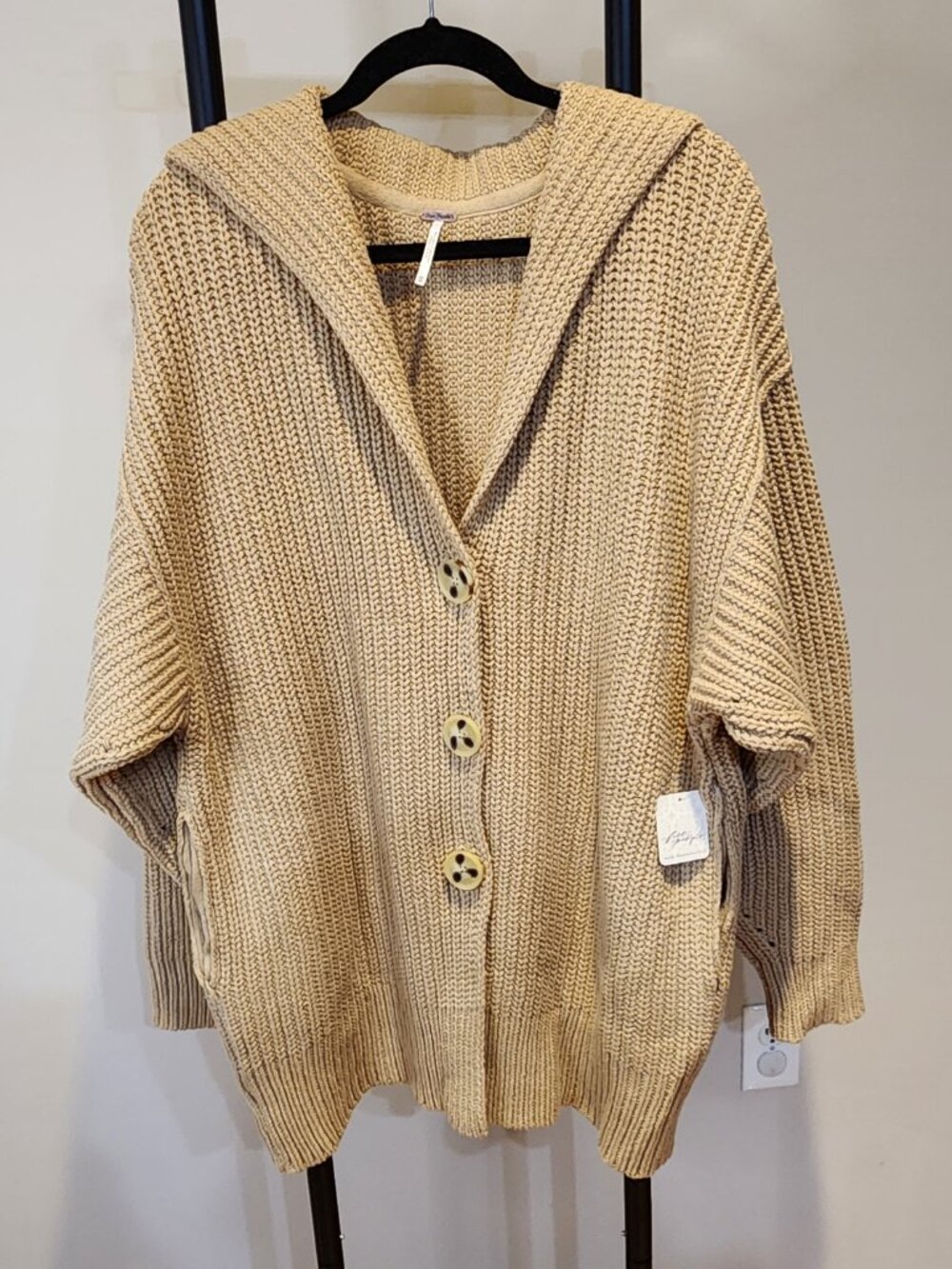 Free People Chunky Knit Hooded Cardigan Size M NWT Tan Button-Front
